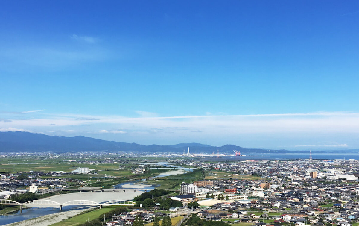 公務員特集 移住施策 後発組 の愛媛県西条市が 移住者300 を達成 立役者 柏木潤弥氏が語る秘策とは Local Letter