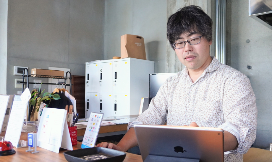 後藤 峻（Takashi Goto）さん ONOMICHI SHARE コンシェルジュ / 京都府出身。2016年に広島県尾道市へ移住し、株式会社ディスカバーリンクせとうちに入社。事業責任者としてONOMICHI SHAREのコンシェルジュを務める。