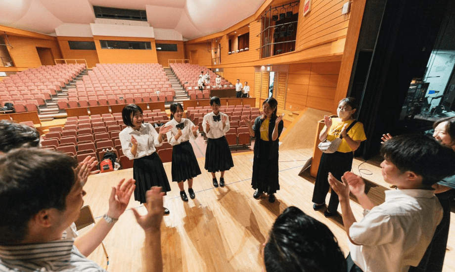 山口県長門市で開催されたSHARE by WHERE for Studentでは初の司会を担当。プロボノから始まり、ライティング以外の仕事を受注することも。
