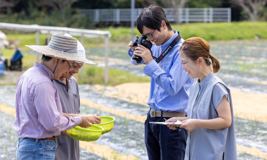 実際に地域に住み、ガチ密着して「地方創生」に取り組むパンクチュアル社員の方々