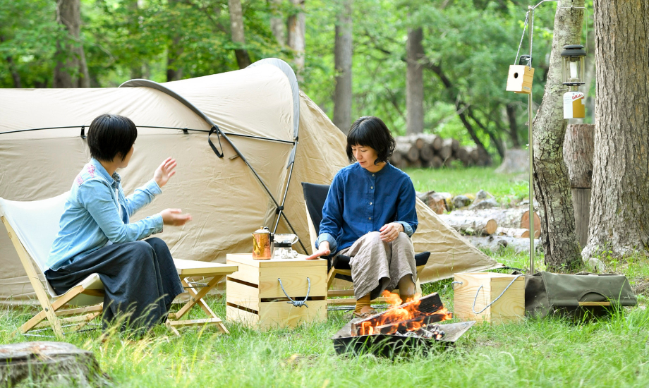 長野県の伊那の木だけを使用したpioeer plants。「家の中でも、森の中でも」をコンセプトにした、暮らしを身軽にしてくれる家具ブランド。