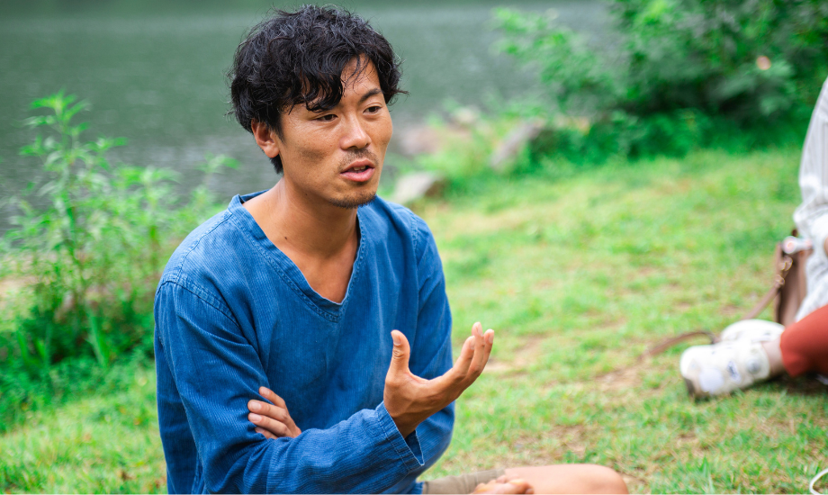 高野 隼人（Takano Hayato）氏  野沢温泉村の旅するモバイルサウナ「The COSMIC SAUNA」代表 / 1990年生まれ、神奈川県相模原市出身。2018年に地域おこし協力隊として野沢温泉村に移住。The COSMIC SAUNAをサウナビルドワークショップで立ち上げる。